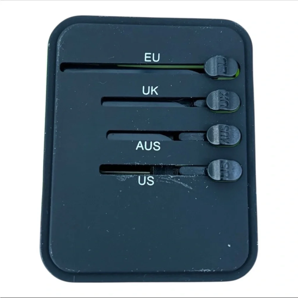 Worldwide Universal Green & Black All-in-One Travel Adapter